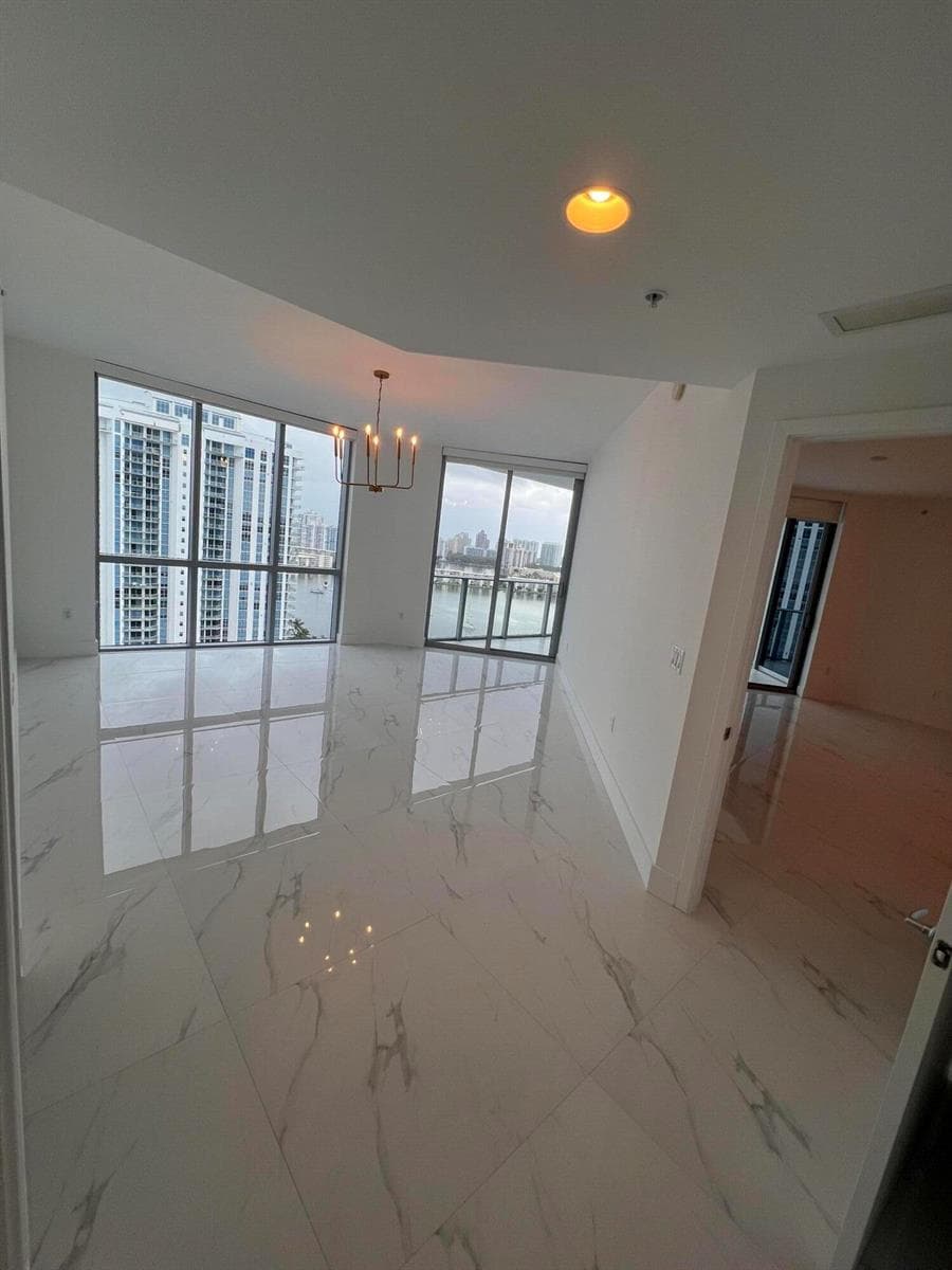 17111 BISCAYNE Boulevard 1903 photo 11