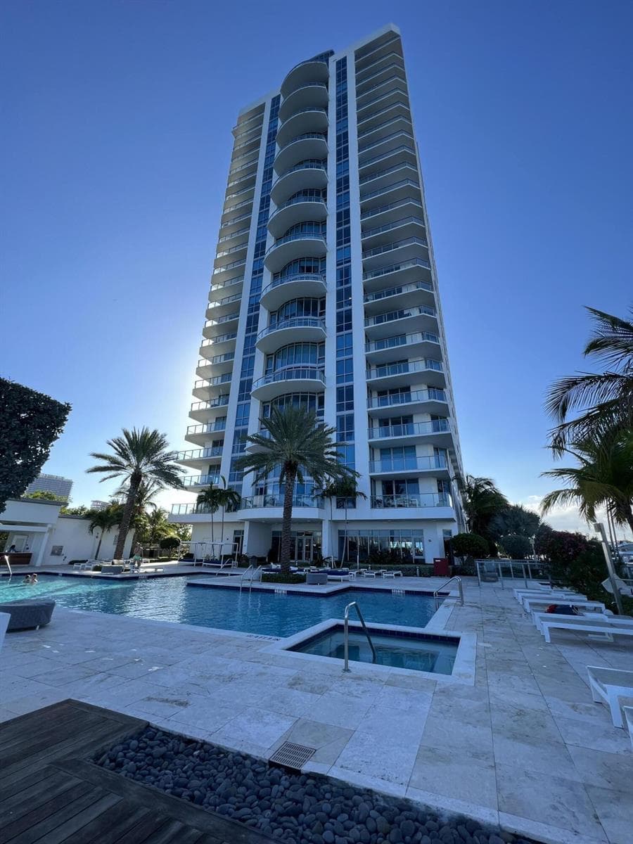17111 BISCAYNE Boulevard 1903 photo 4