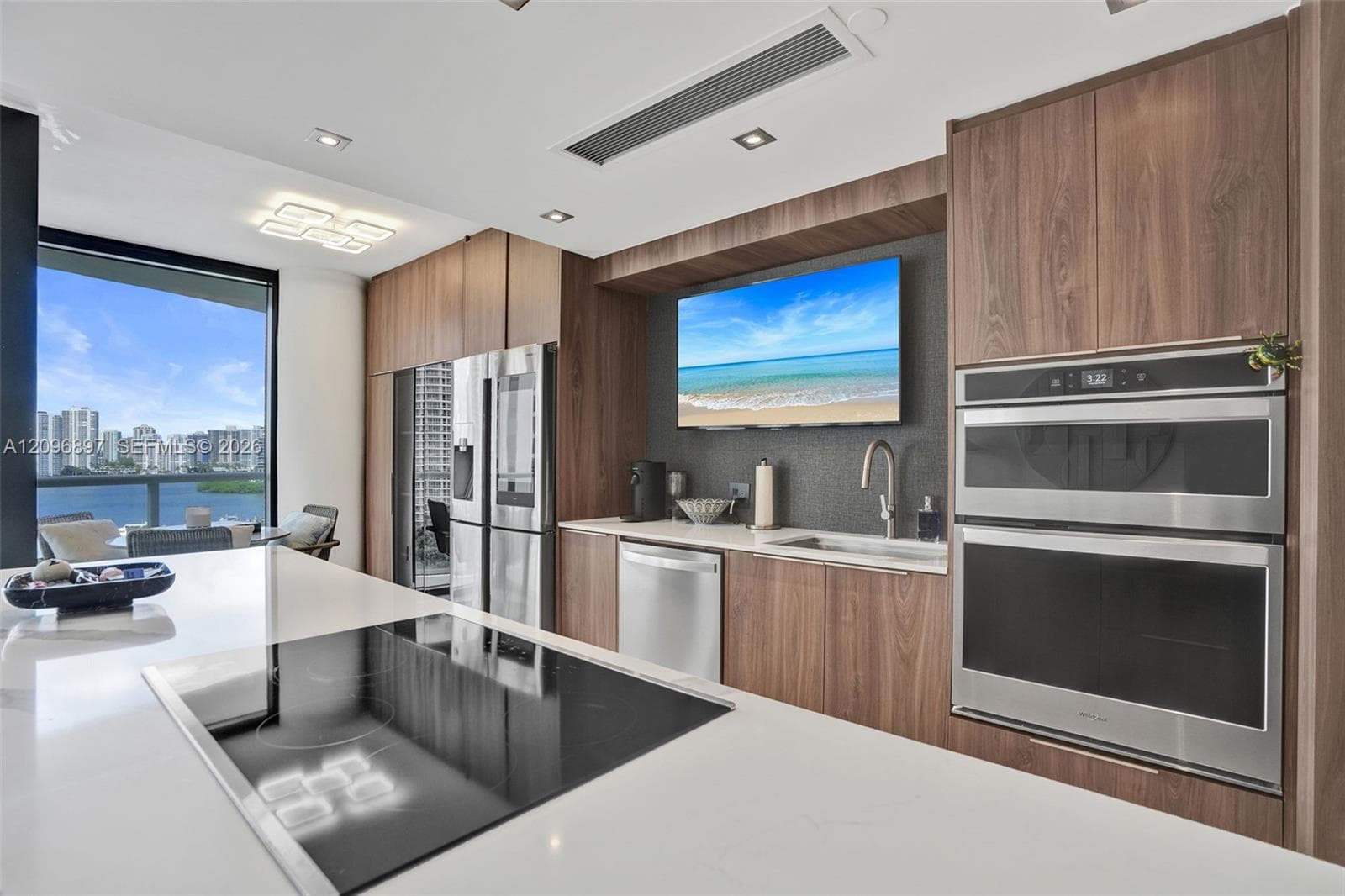 4000 Island Blvd 1205 photo 1