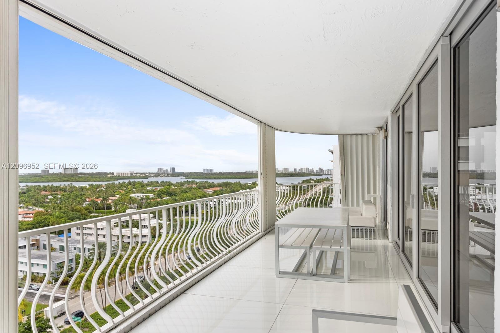 10155 Collins Avenue 1210 photo 2