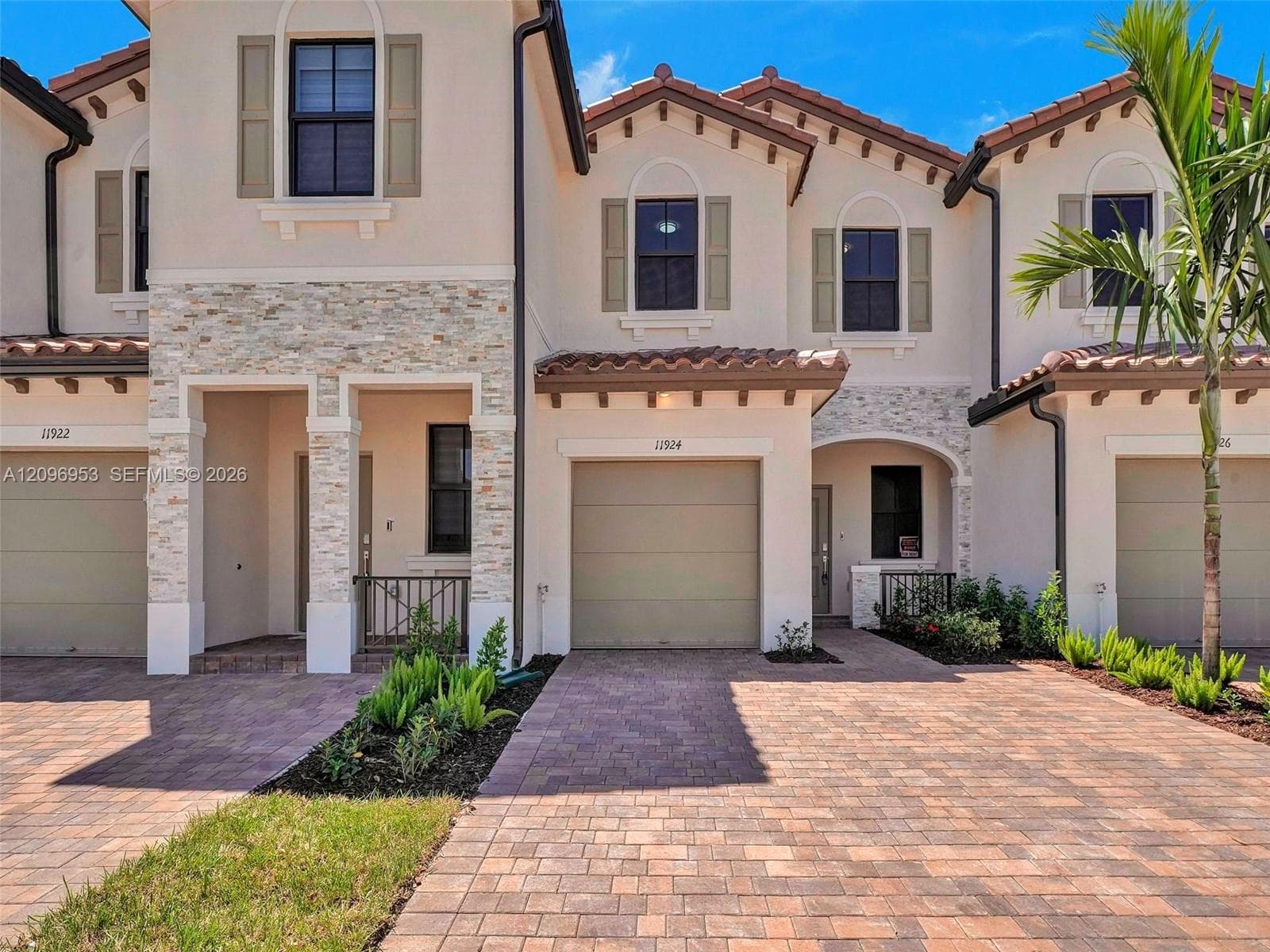 11924 SW 247th Ter . photo 1