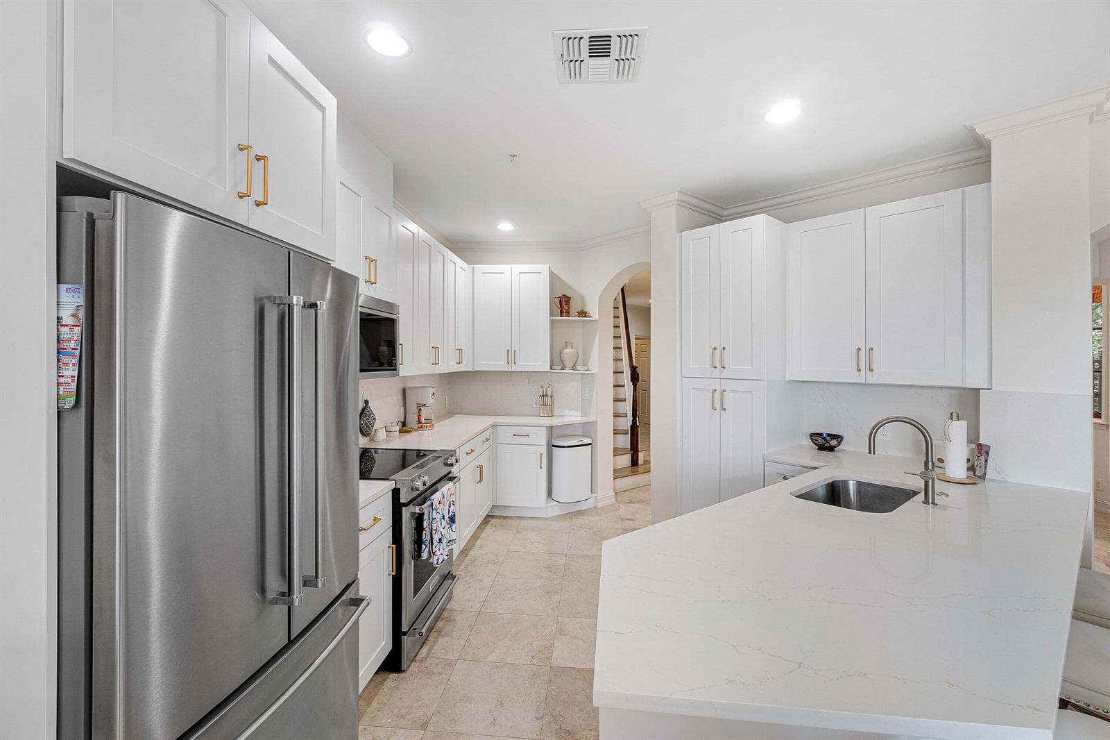 910 VIA VILLAGIO photo 23