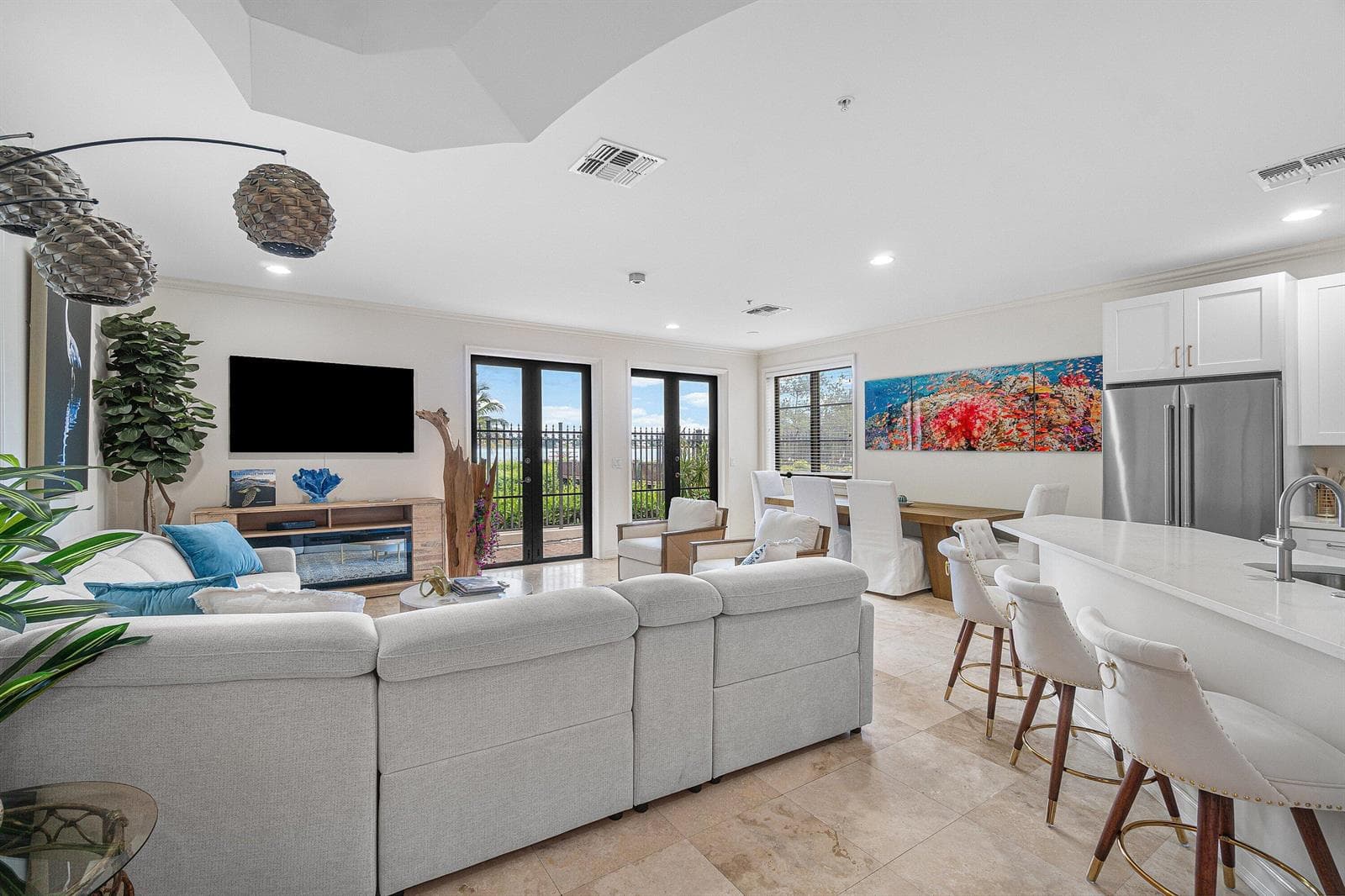 910 VIA VILLAGIO photo 20
