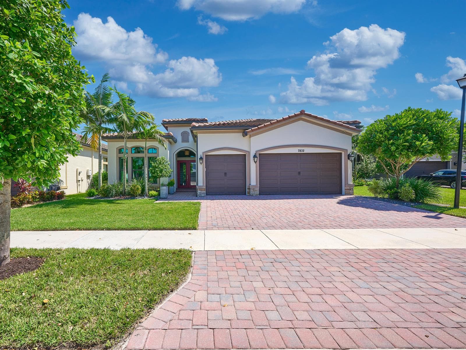 7832 DEER LAKE Court photo 1