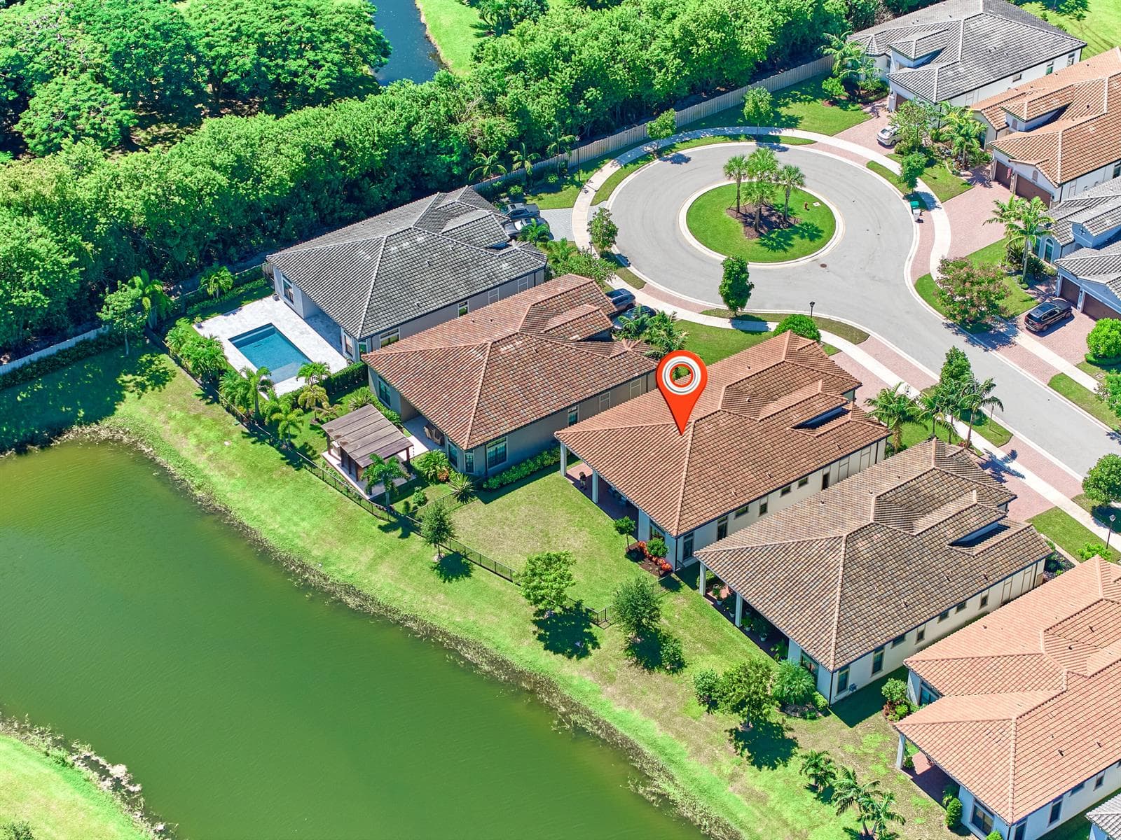 7832 DEER LAKE Court photo 4