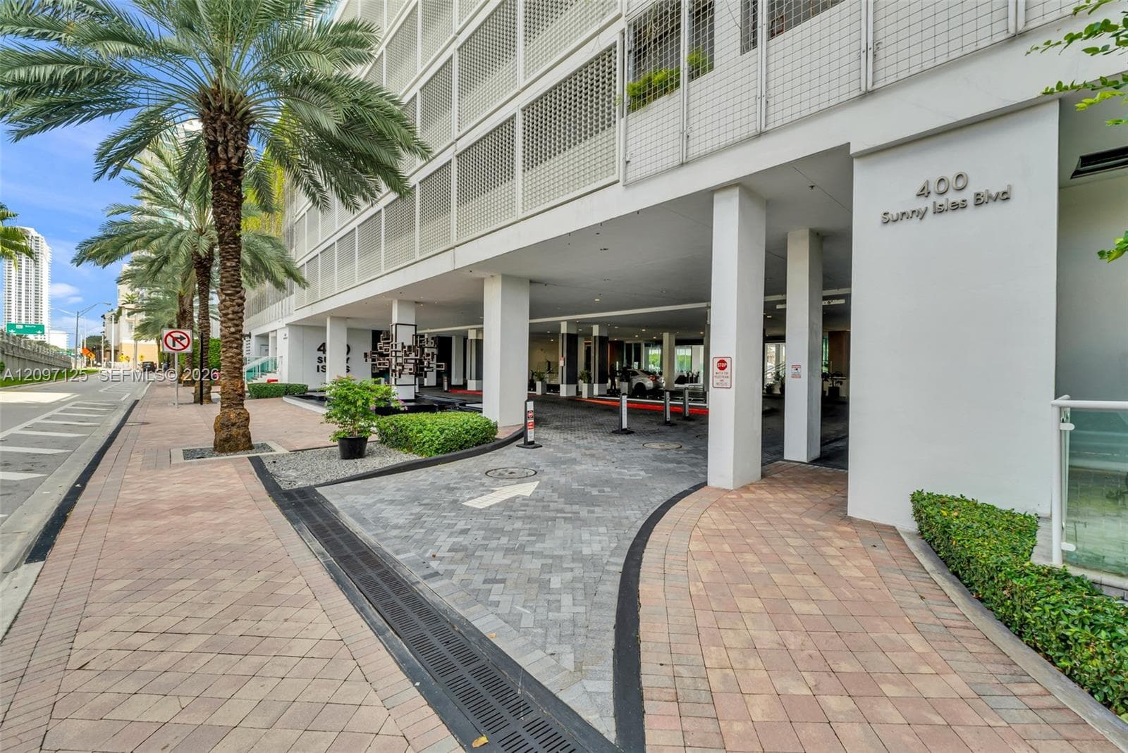 400 Sunny Isles Blvd 916 photo 2