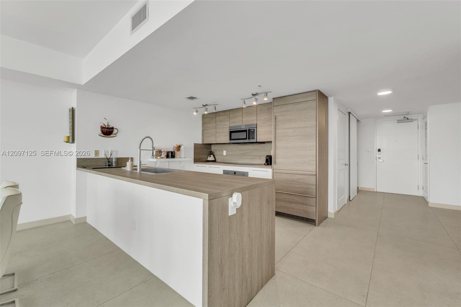 400 Sunny Isles Blvd 916 photo 17