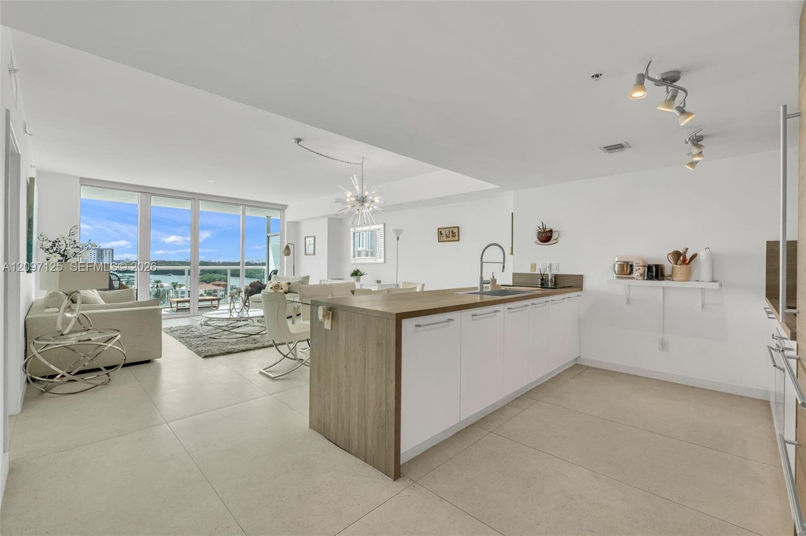 400 Sunny Isles Blvd 916 photo 16
