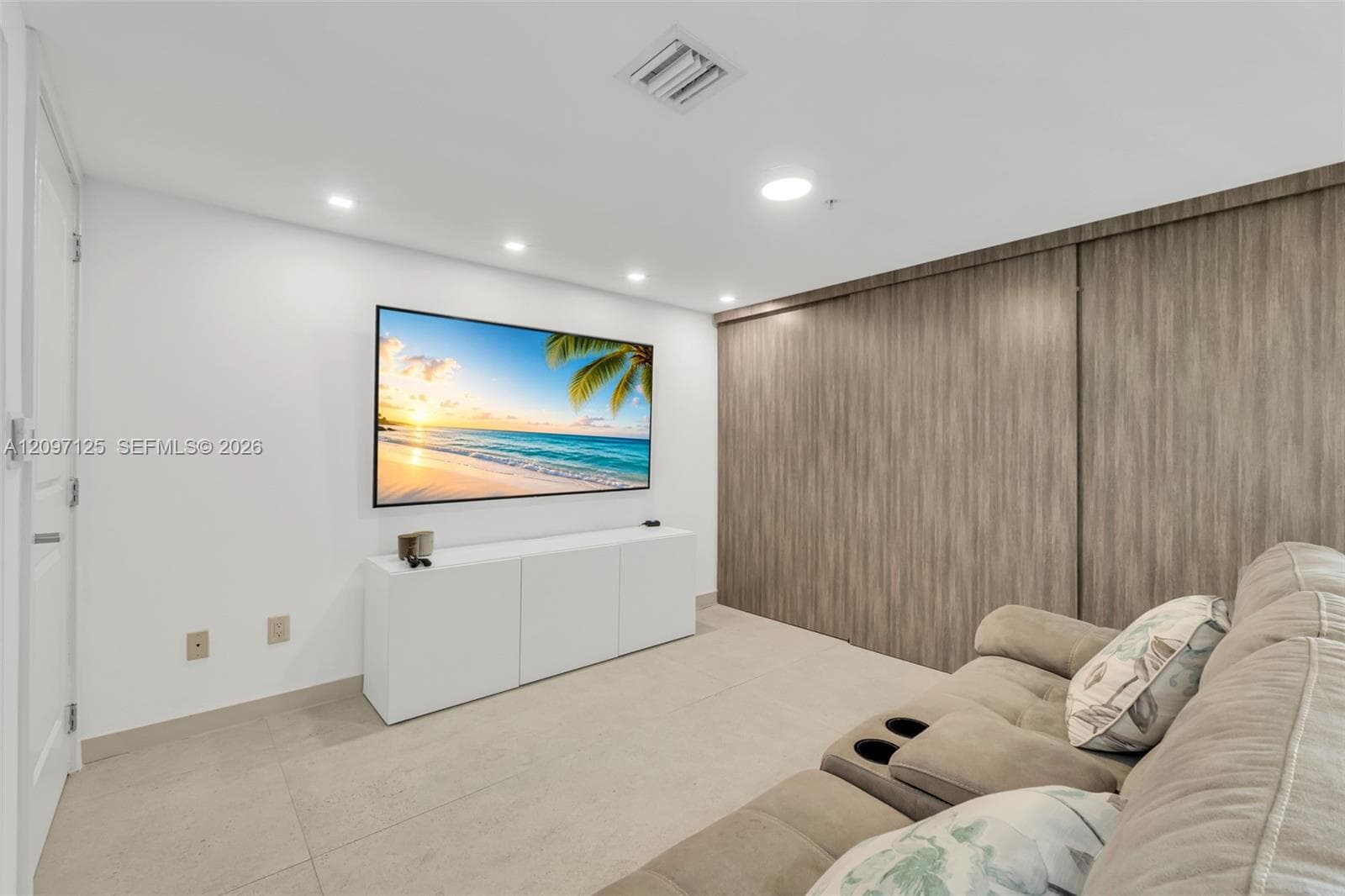 400 Sunny Isles Blvd 916 photo 11