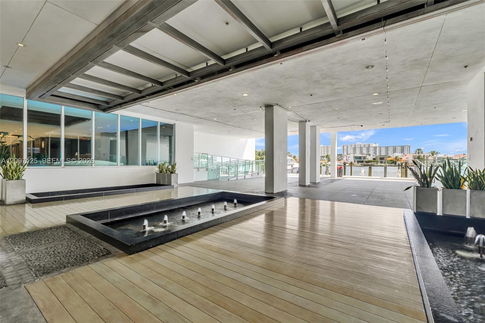 400 Sunny Isles Blvd 916 photo 4