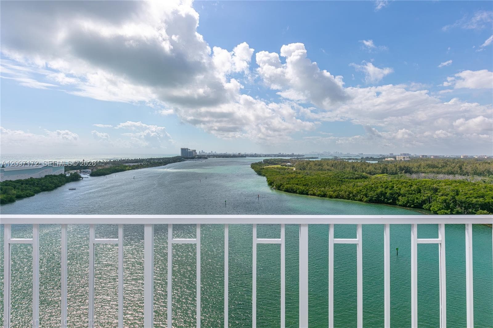 500 Bayview Dr 1818 photo 11