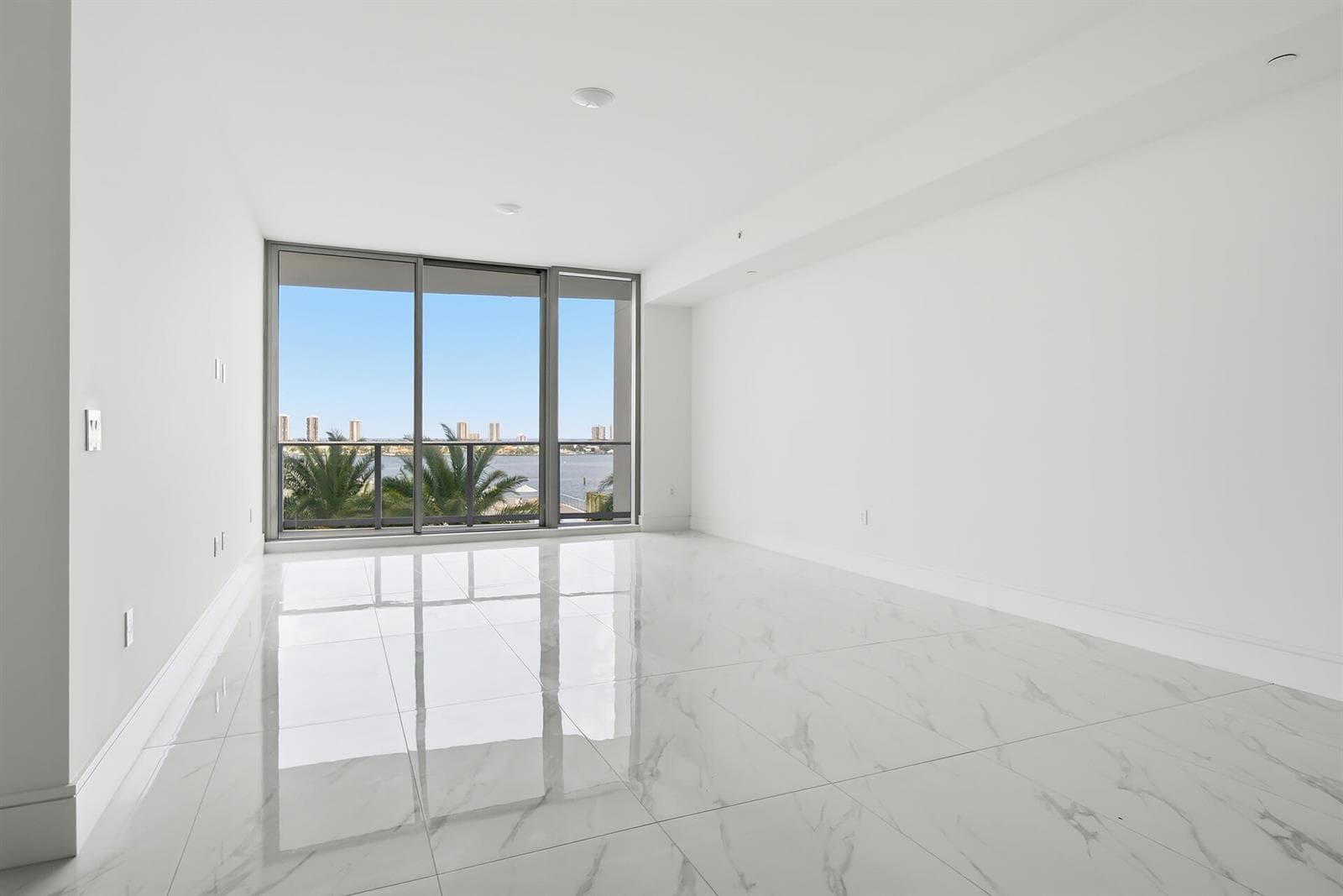 220 Lake Shore Drive 804 photo 2