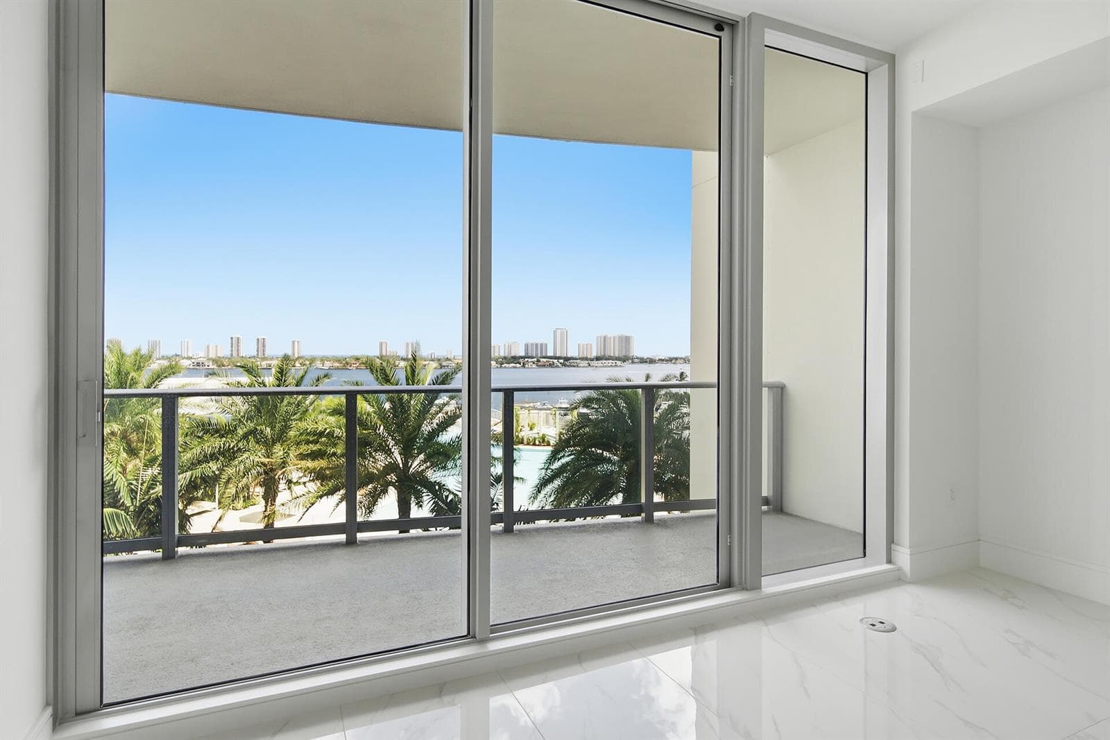 220 Lake Shore Drive 804 photo 3