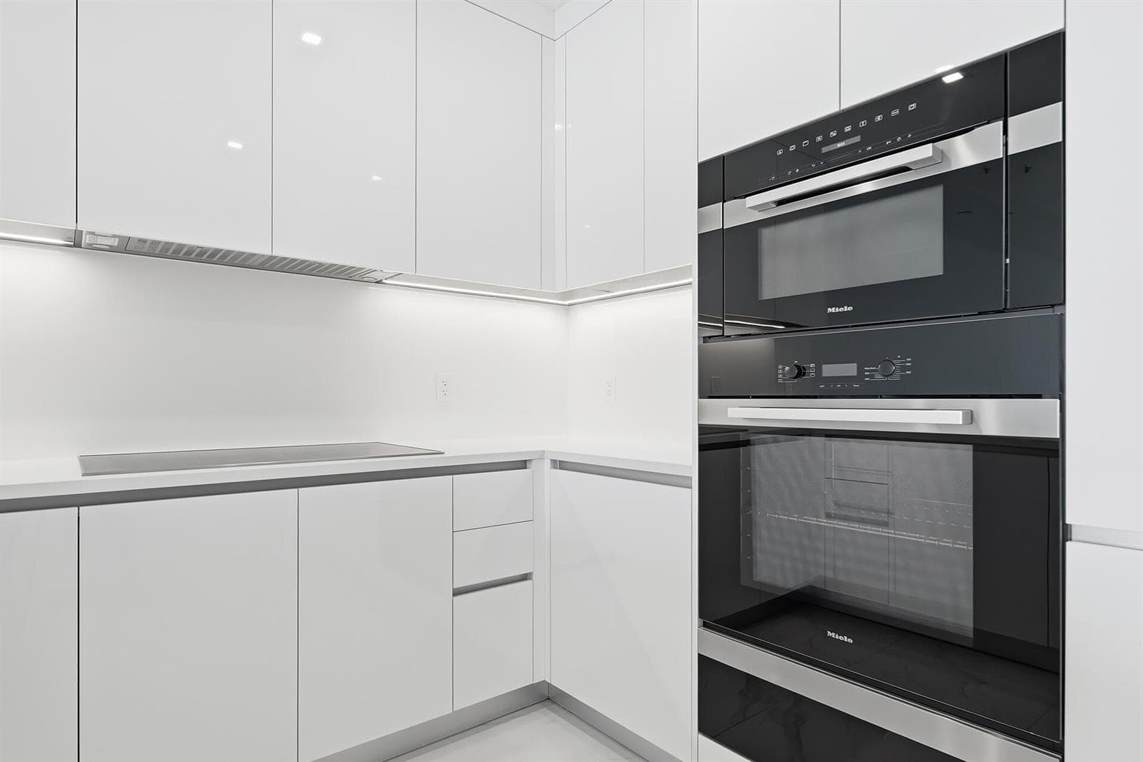 220 Lake Shore Drive 804 photo 11