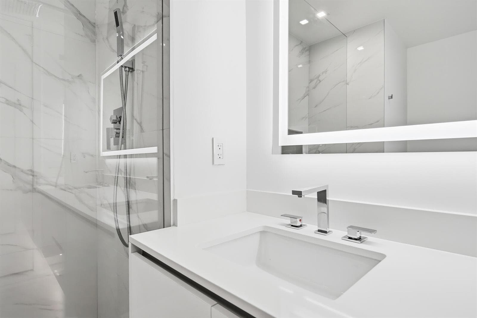 220 Lake Shore Drive 804 photo 25