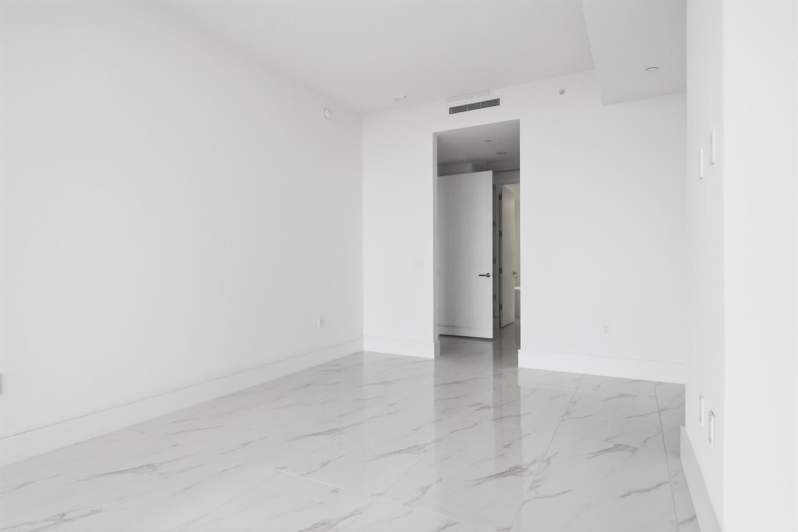 220 Lake Shore Drive 804 photo 21