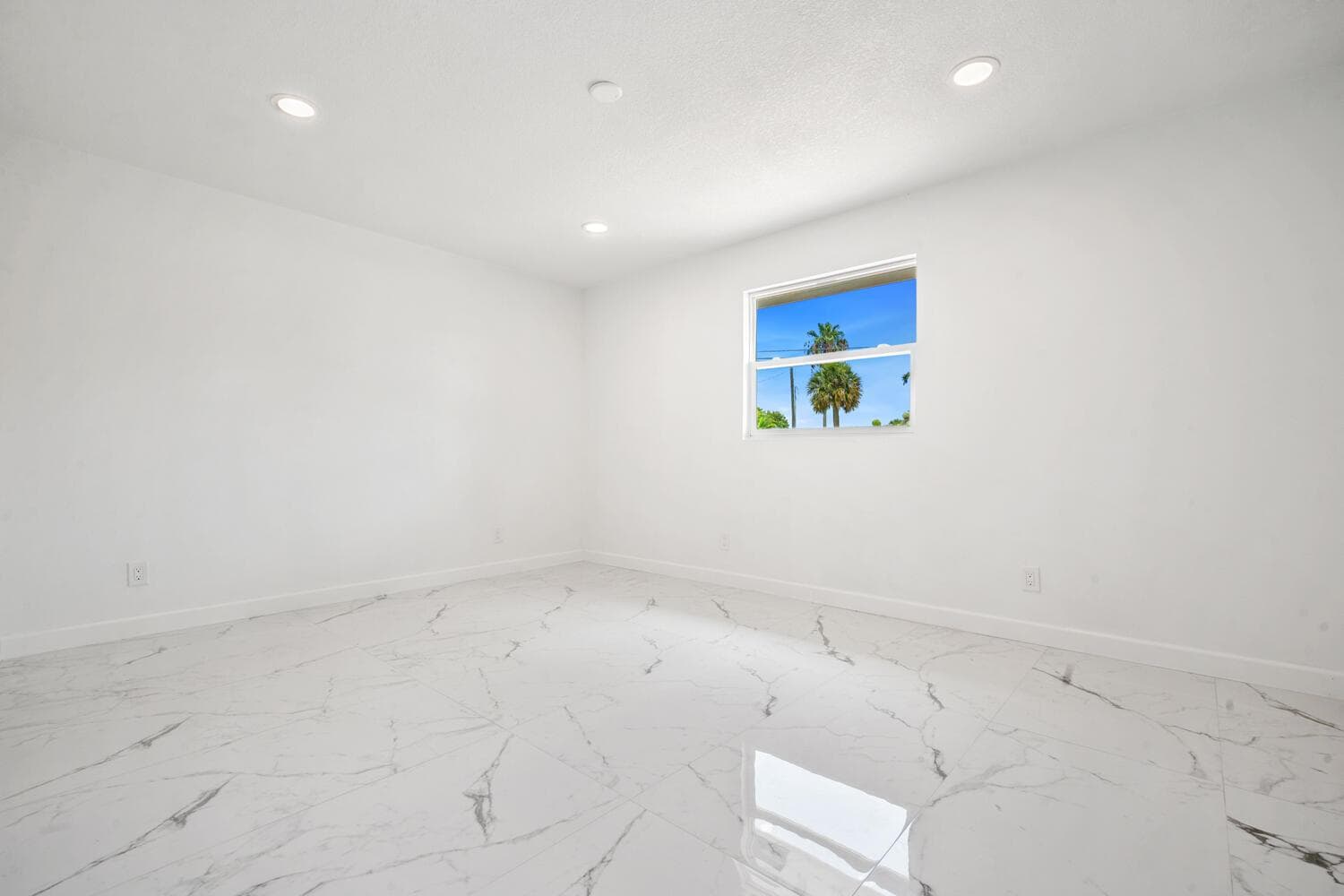 1718 Rio Vista Drive photo 13