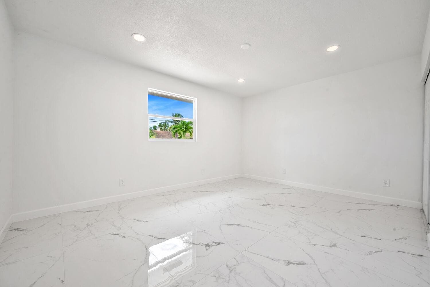 1718 Rio Vista Drive photo 16