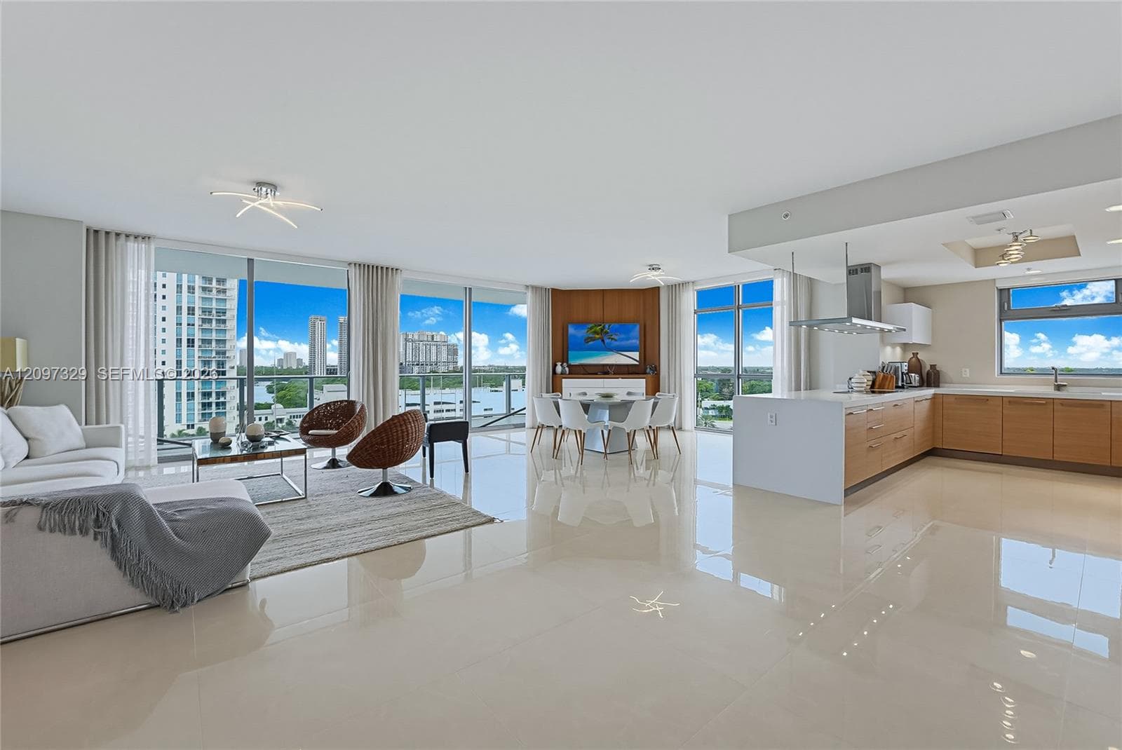 17301 Biscayne Blvd 901 photo 2
