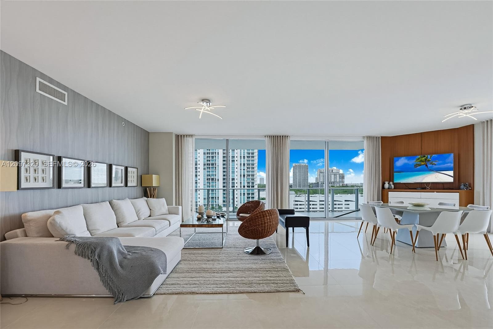 17301 Biscayne Blvd 901 photo 1