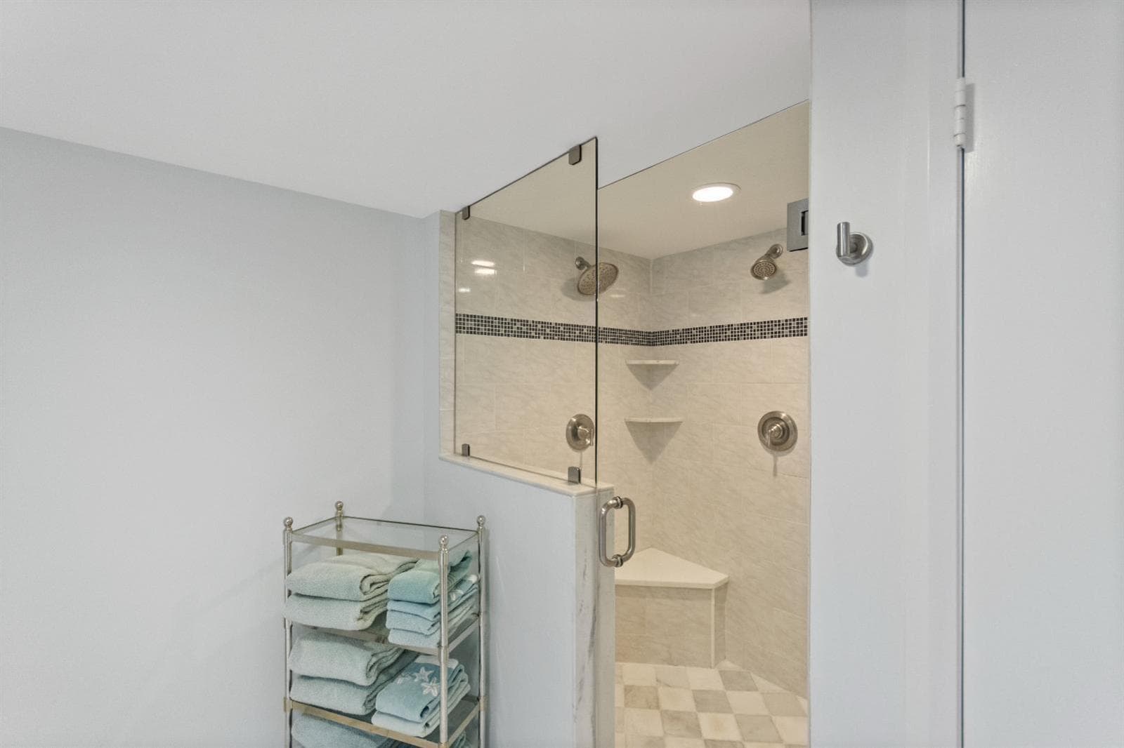 115 Lakeshore Drive 549 photo 13