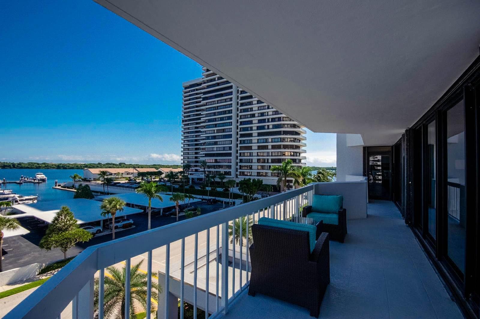 115 Lakeshore Drive 549 photo 18