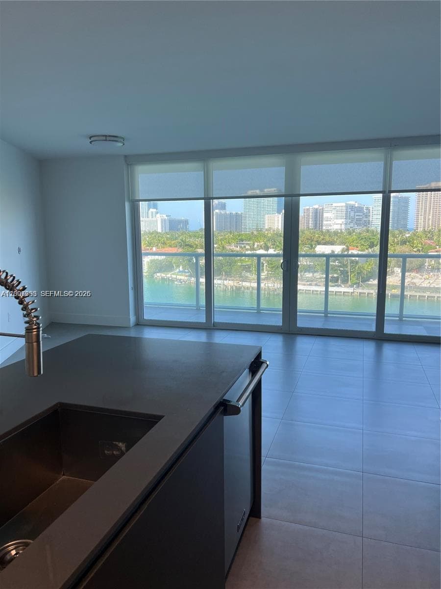 9821 E Bay Harbor Dr 805 photo 6