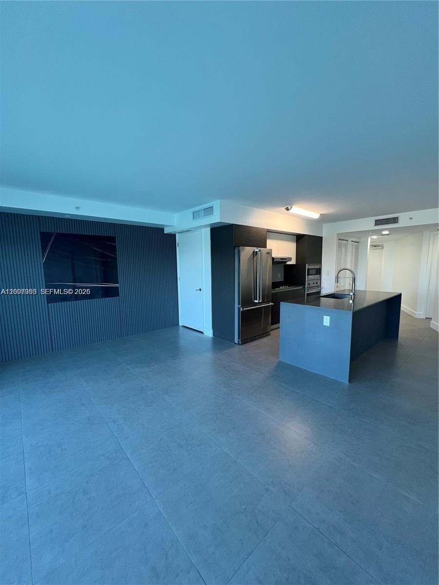 9821 E Bay Harbor Dr 805 photo 13