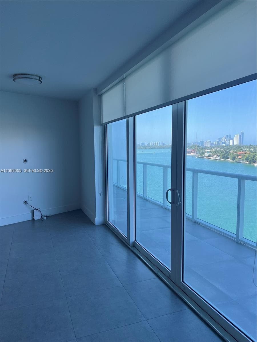 9821 E Bay Harbor Dr 805 photo 3
