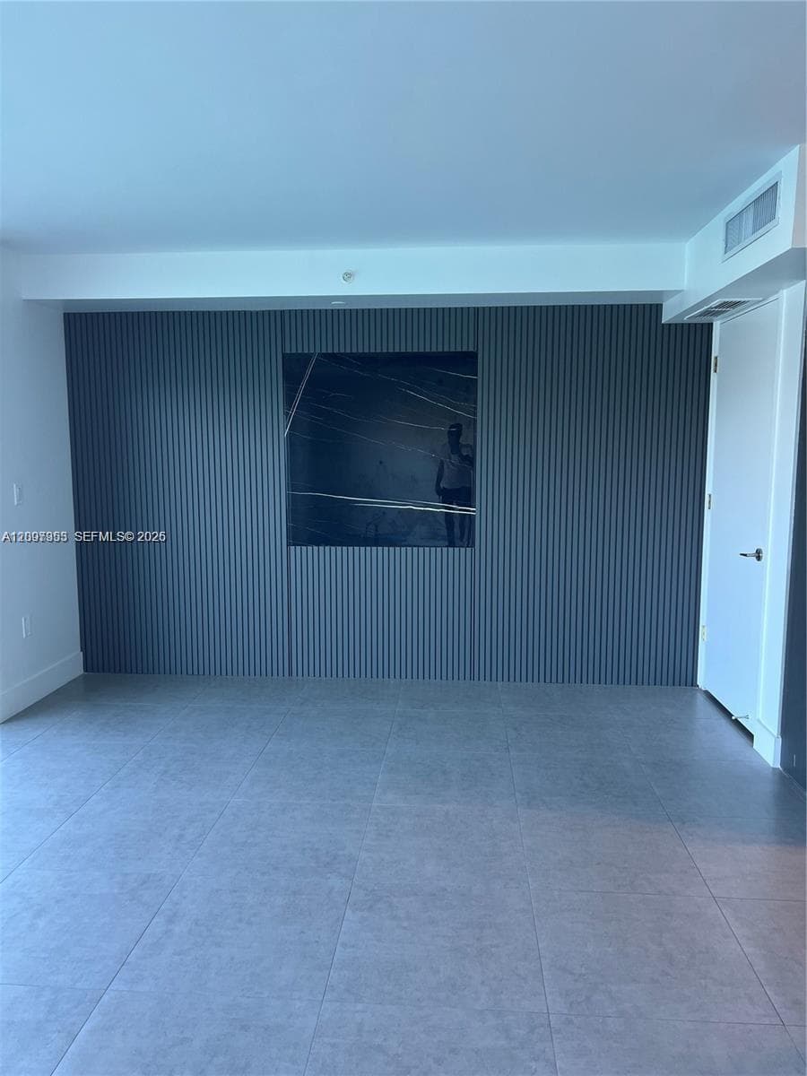 9821 E Bay Harbor Dr 805 photo 4