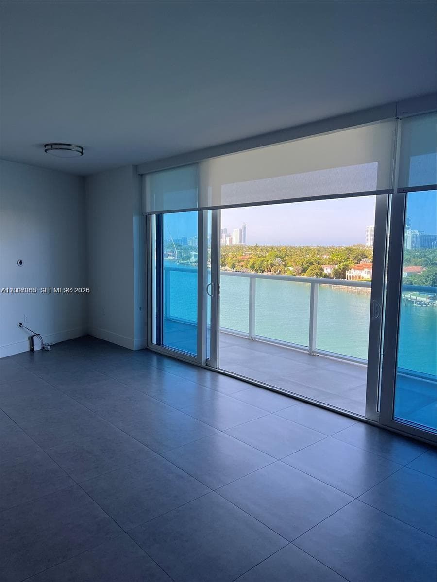 9821 E Bay Harbor Dr 805 photo 8