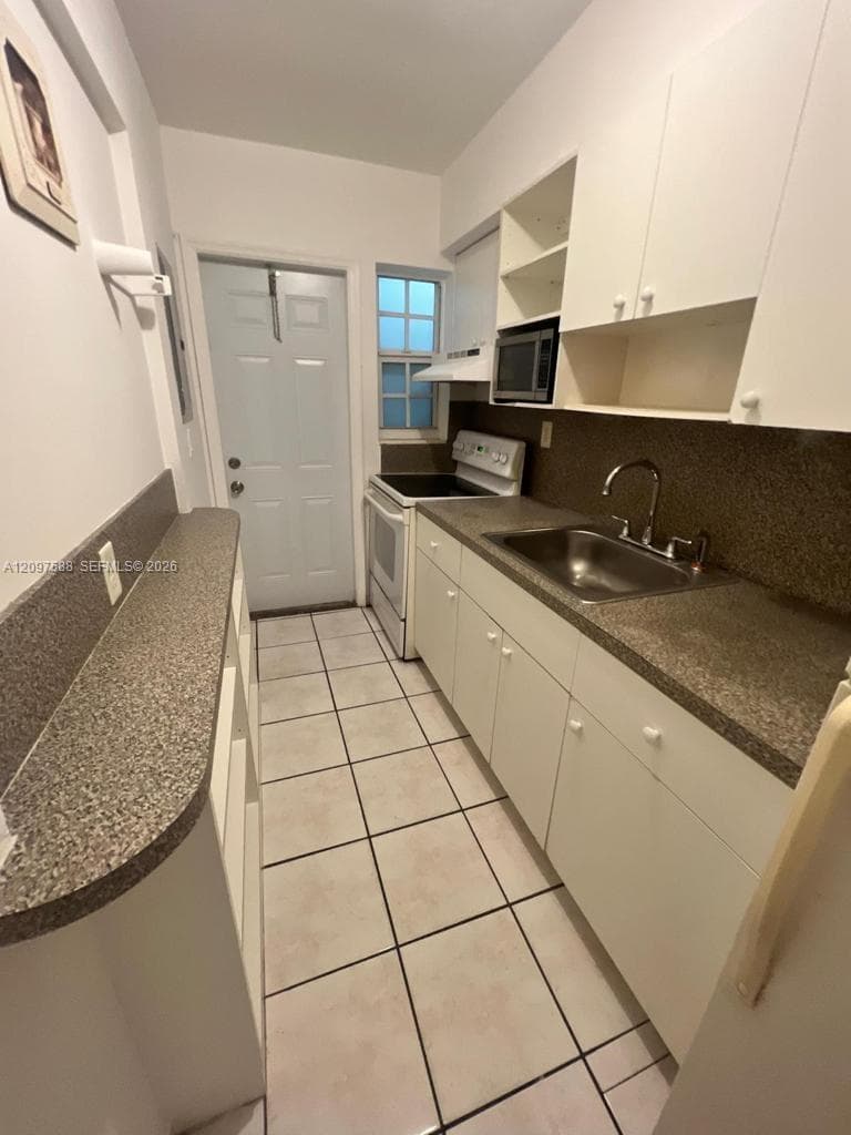 1471 NE 170th St 121A photo 2