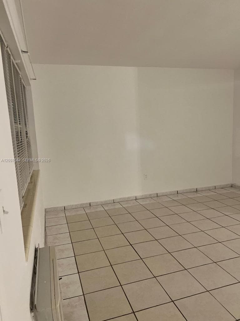 1471 NE 170th St 121A photo 17