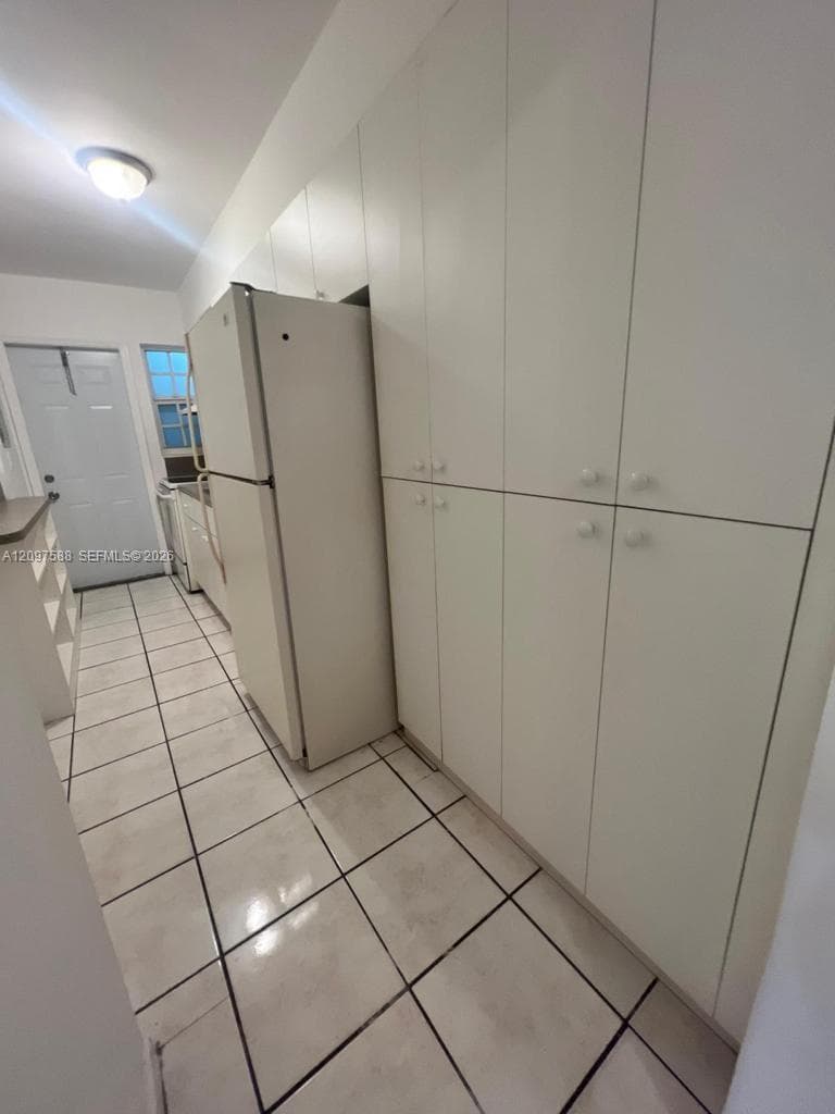 1471 NE 170th St 121A photo 3