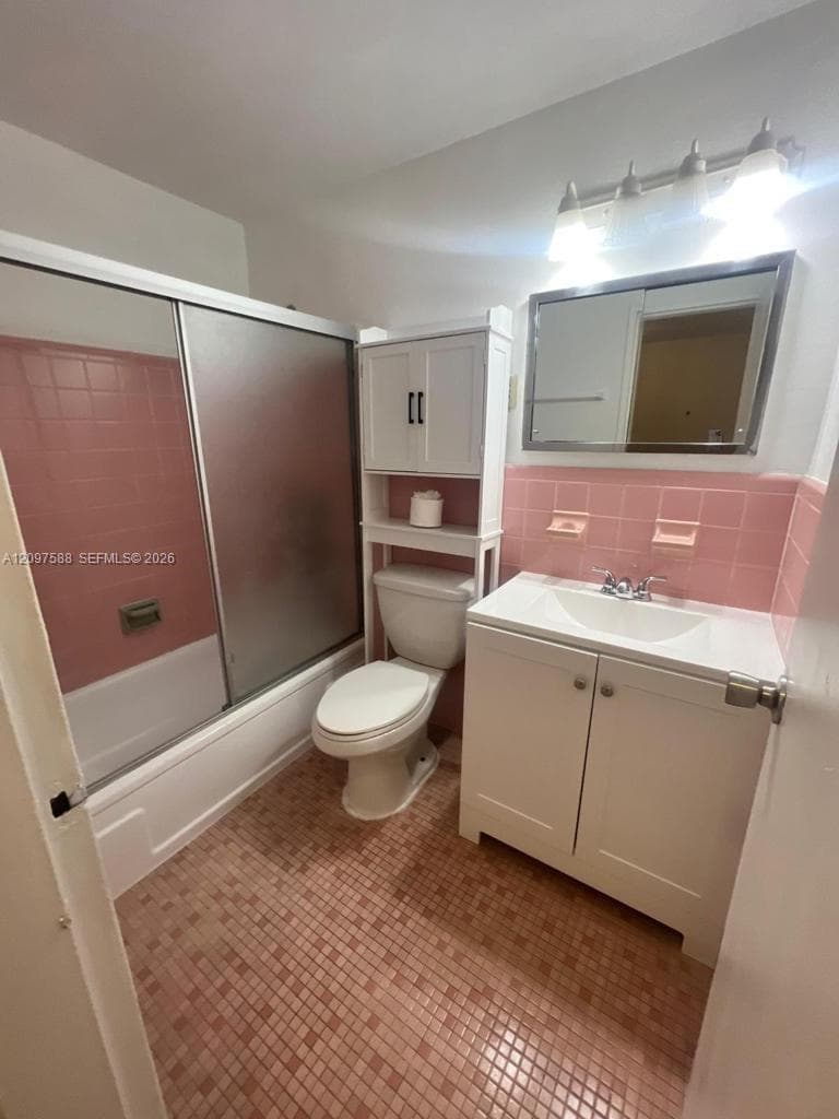 1471 NE 170th St 121A photo 14