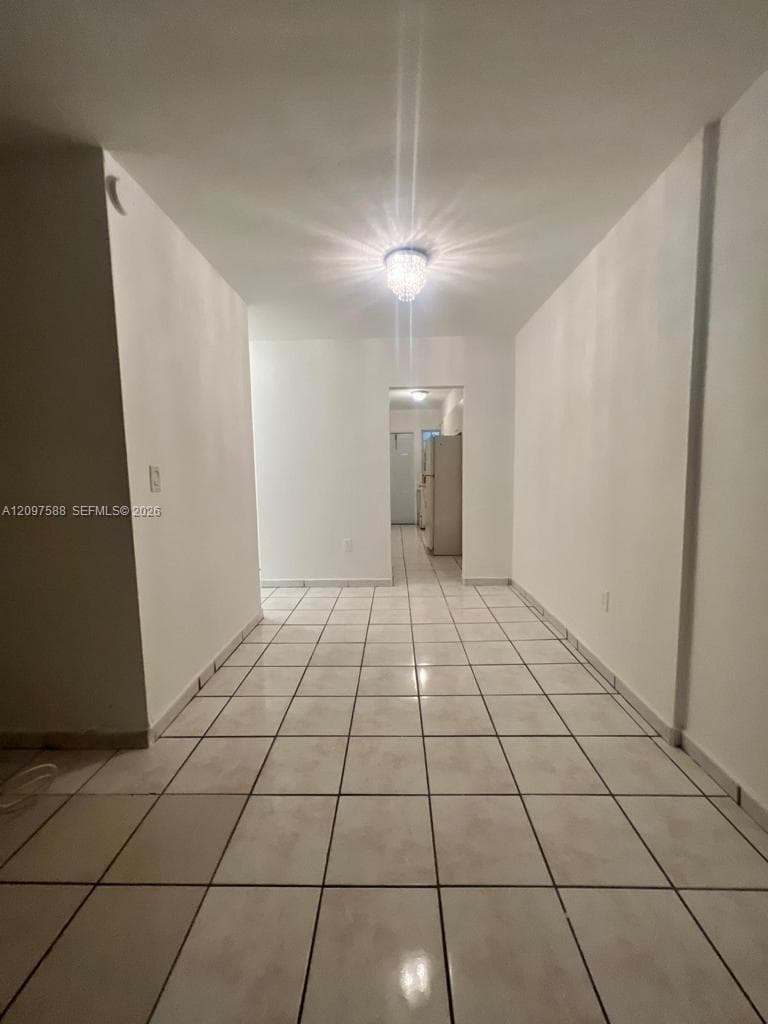 1471 NE 170th St 121A photo 4