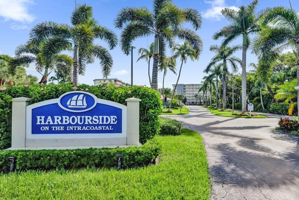 1 HARBOURSIDE Drive 2110 photo 6