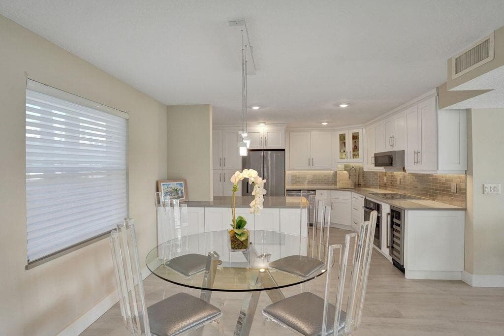 1 HARBOURSIDE Drive 2110 photo 12