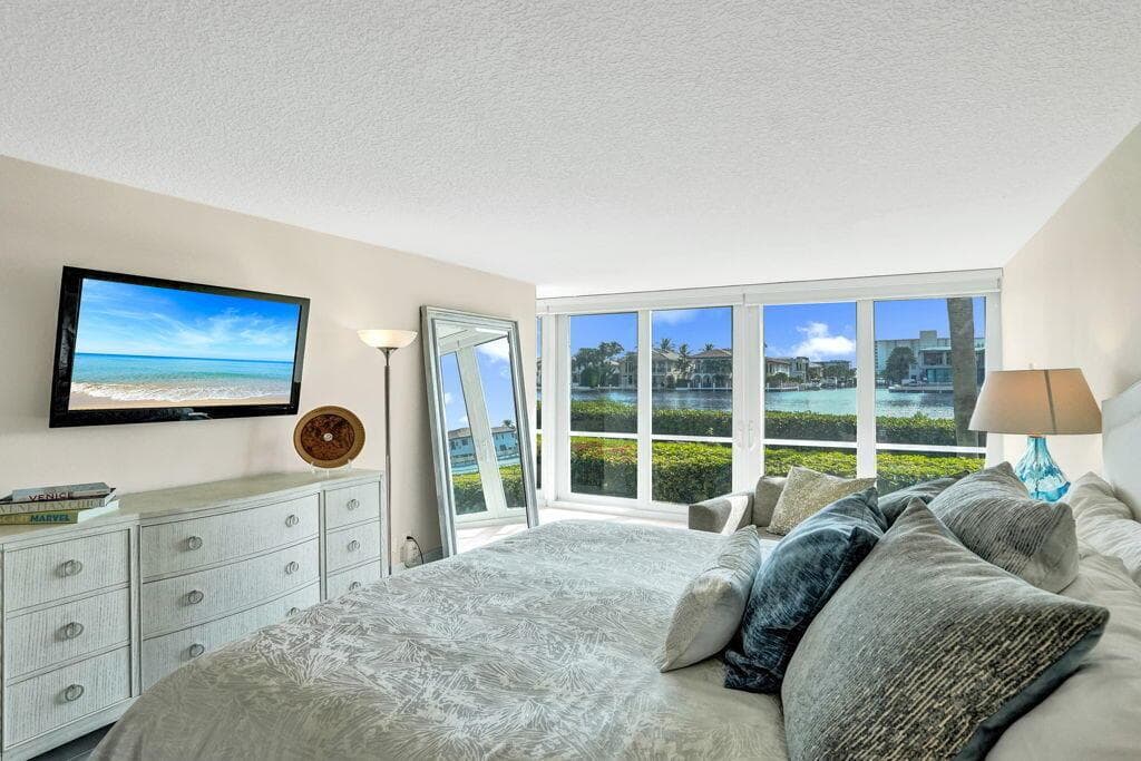 1 HARBOURSIDE Drive 2110 photo 24