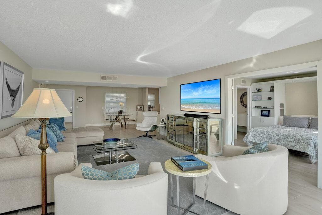 1 HARBOURSIDE Drive 2110 photo 18