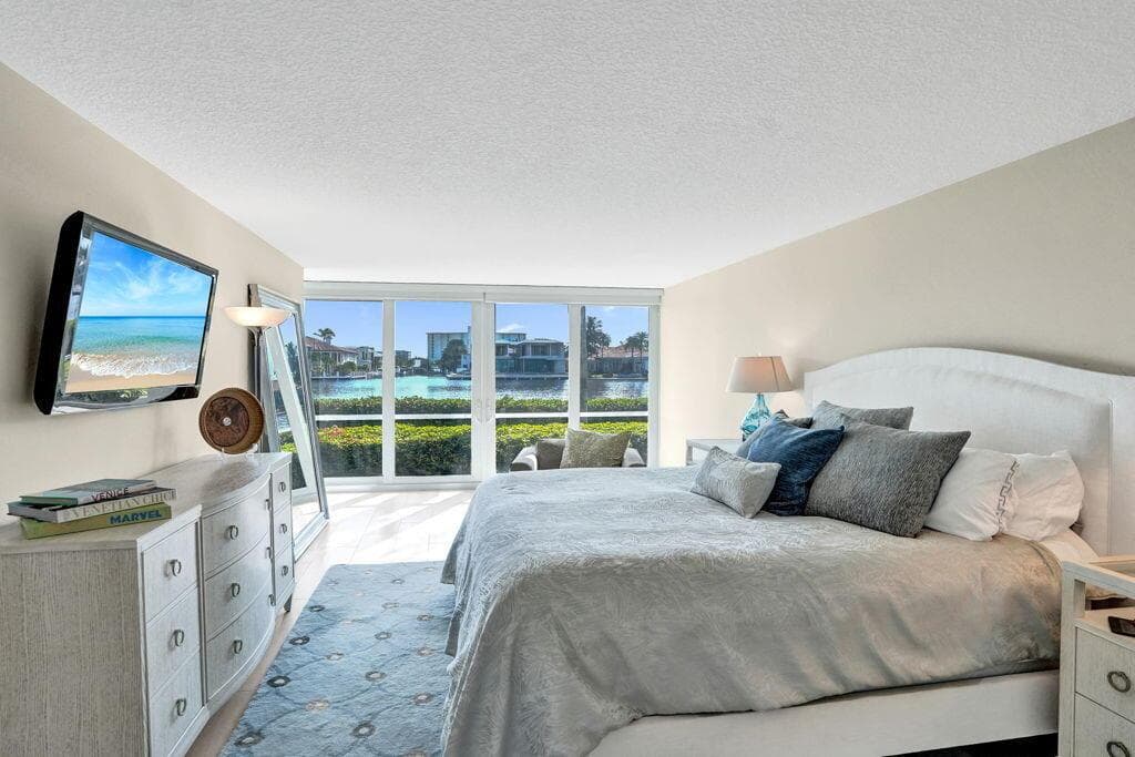 1 HARBOURSIDE Drive 2110 photo 25