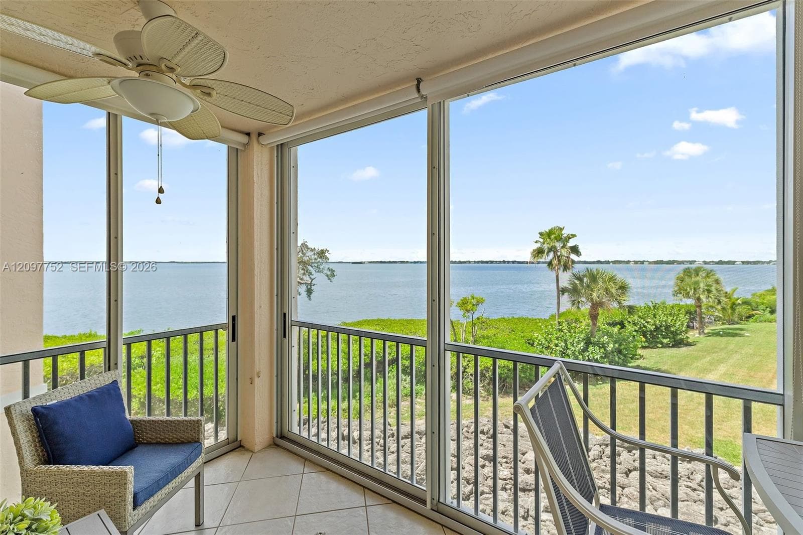 5700 NE Island Cove Way 4206 photo 1