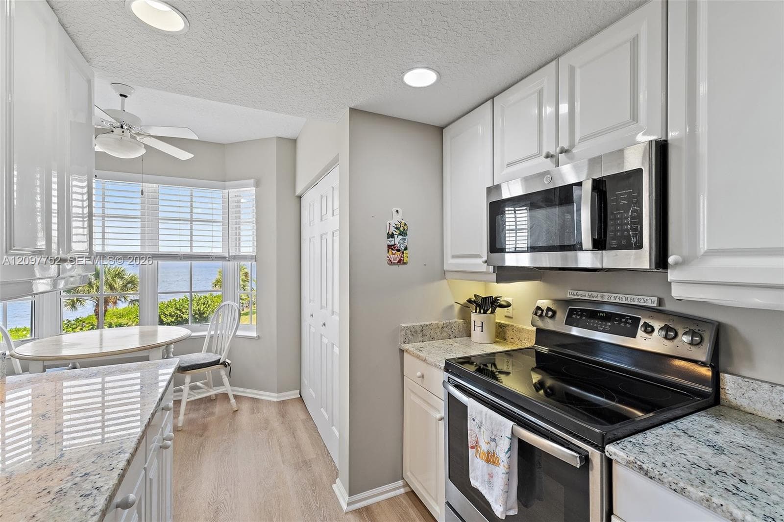 5700 NE Island Cove Way 4206 photo 10