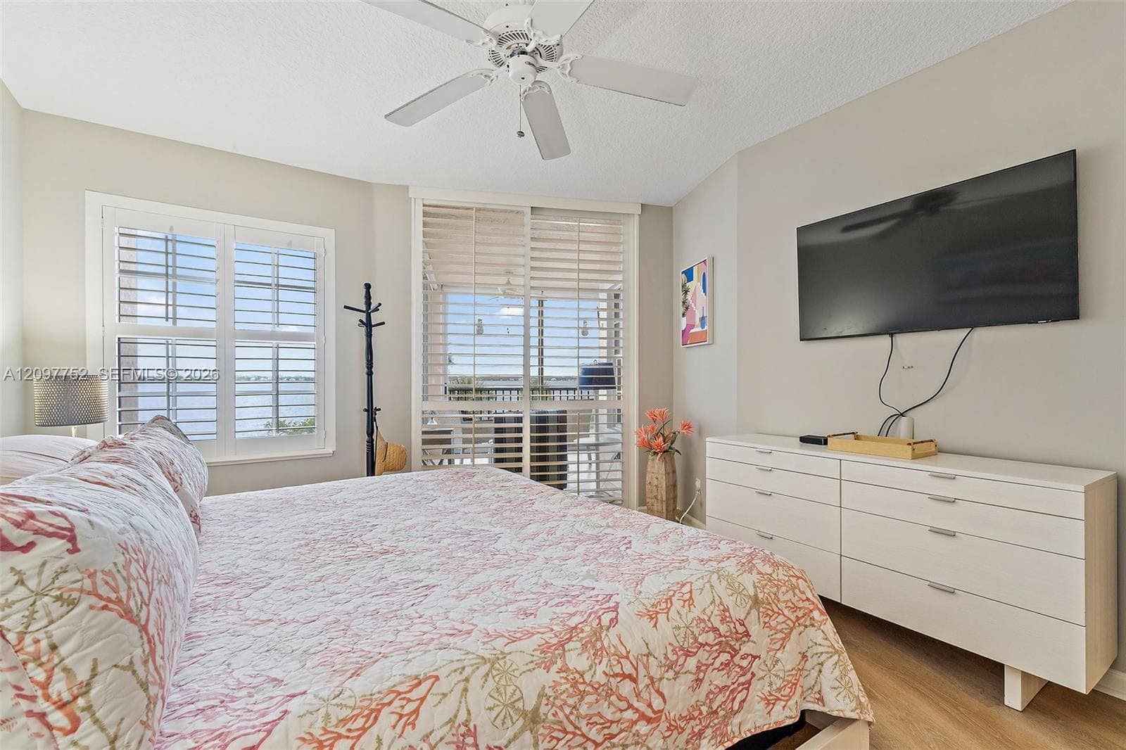 5700 NE Island Cove Way 4206 photo 18