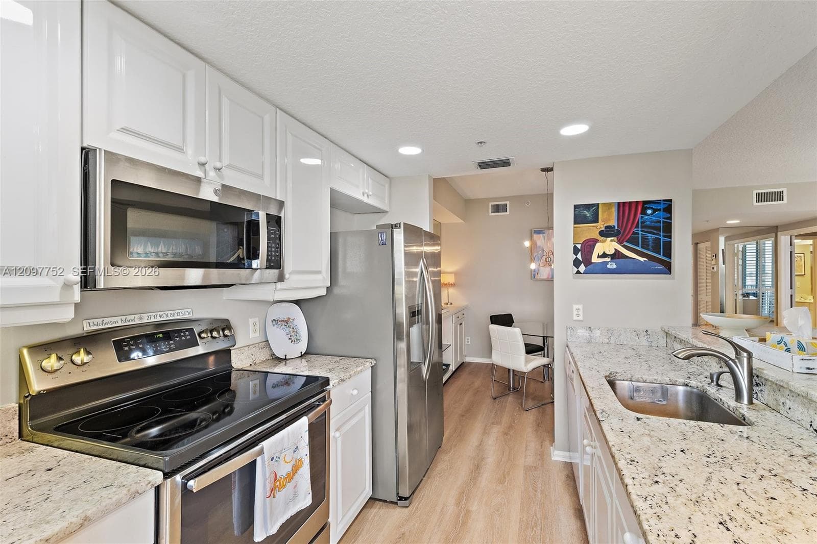 5700 NE Island Cove Way 4206 photo 11