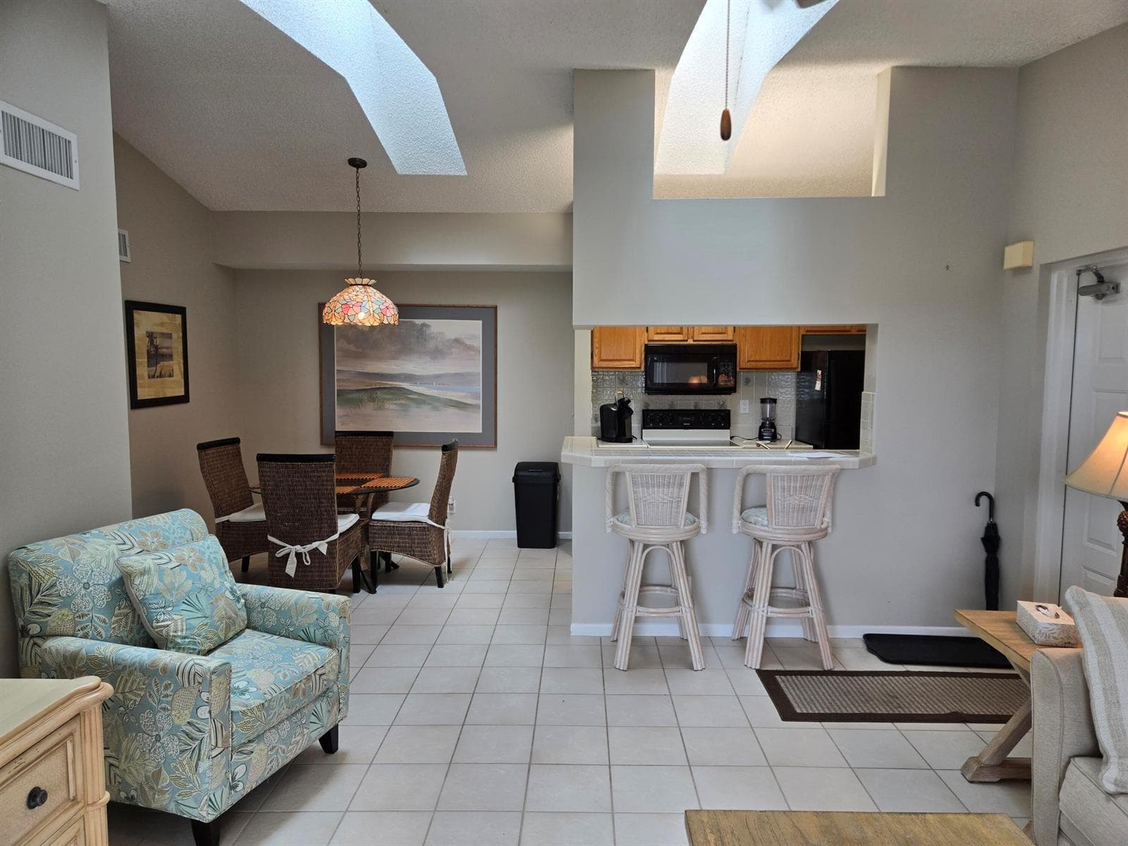 2512 SE Anchorage Cove F-3 photo 2