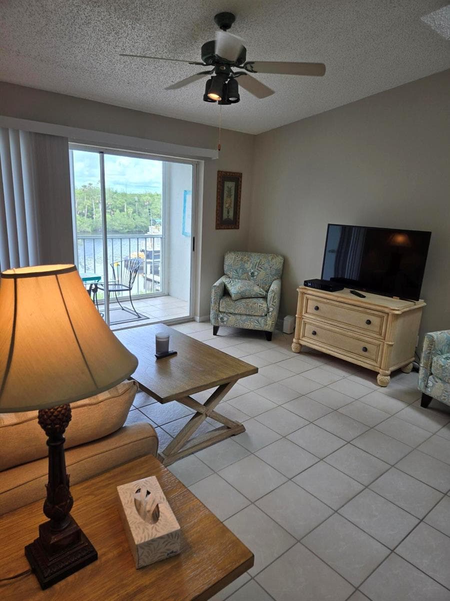 2512 SE Anchorage Cove F-3 photo 4