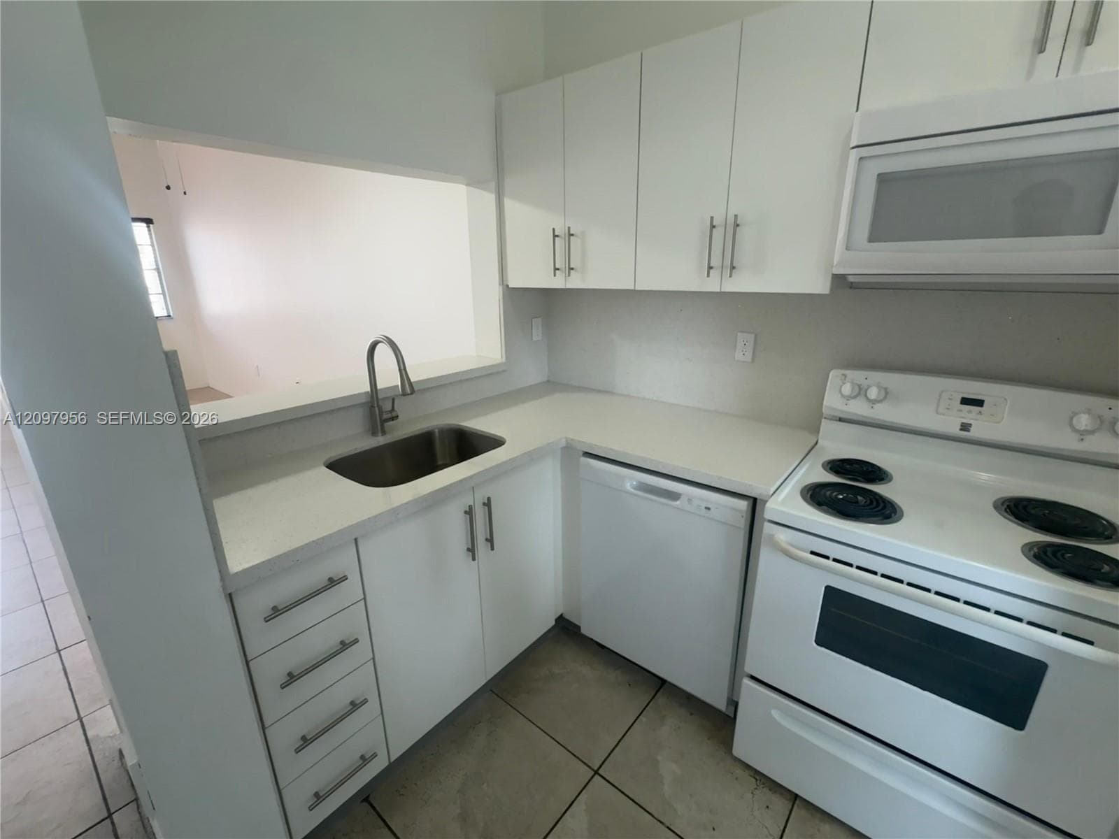 6425 SW 130th Pl 704 photo 4
