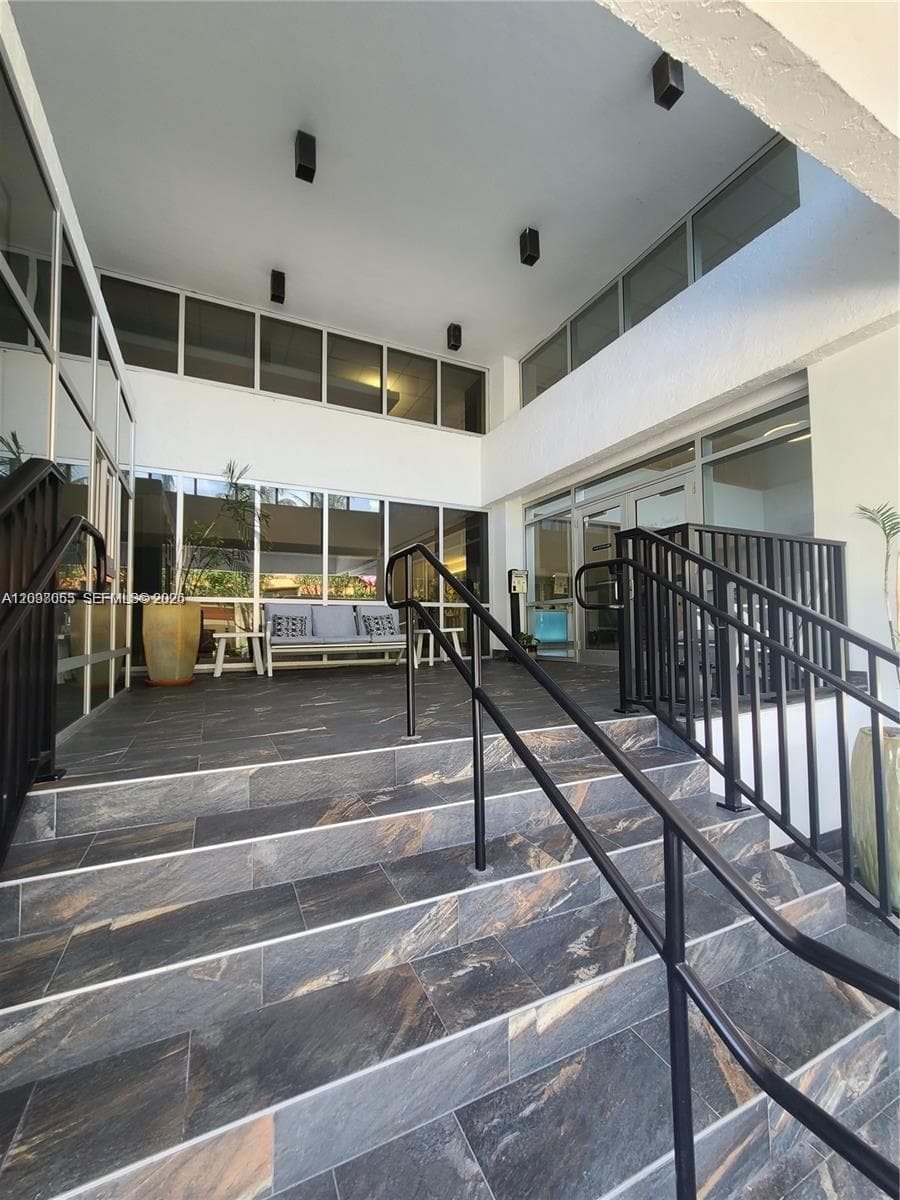 531 N Ocean Blvd 1102 photo 23
