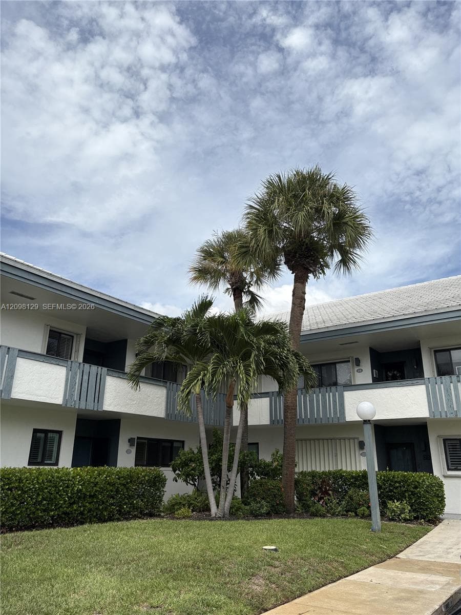 175 SE Saint Lucie Blvd C22 photo 3